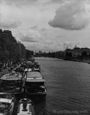 riverboats_on_the_seine